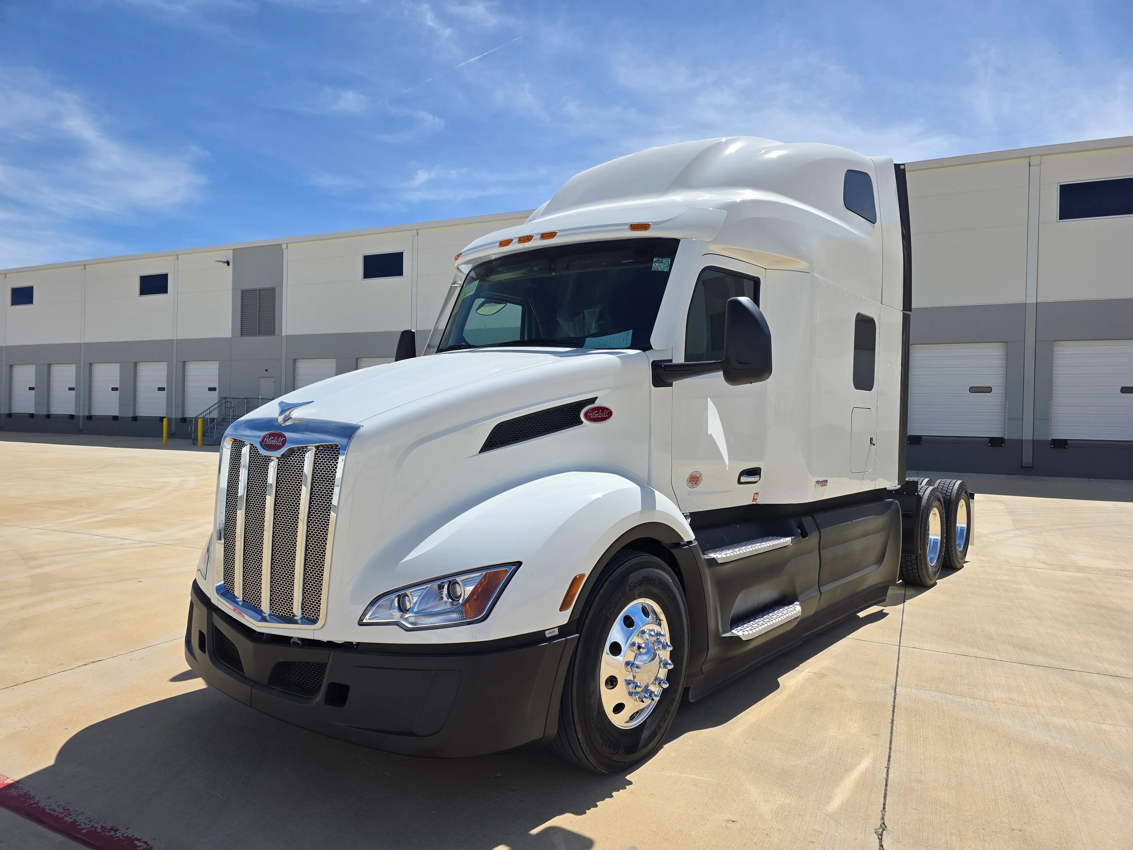 2027 Peterbilt 579