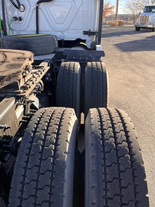 2020 Freightliner Cascadia — photo 20