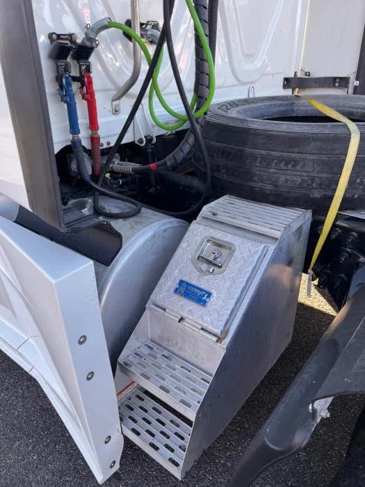 2020 Freightliner Cascadia — photo 26