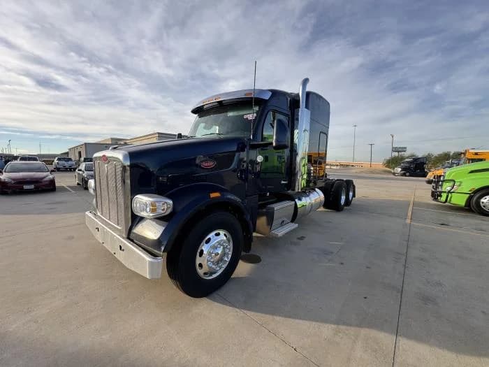 2026 Peterbilt 567 in Laredo, TX — photo 2