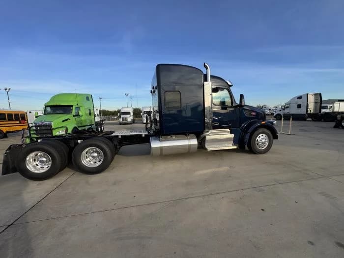 2026 Peterbilt 567 in Laredo, TX — photo 5