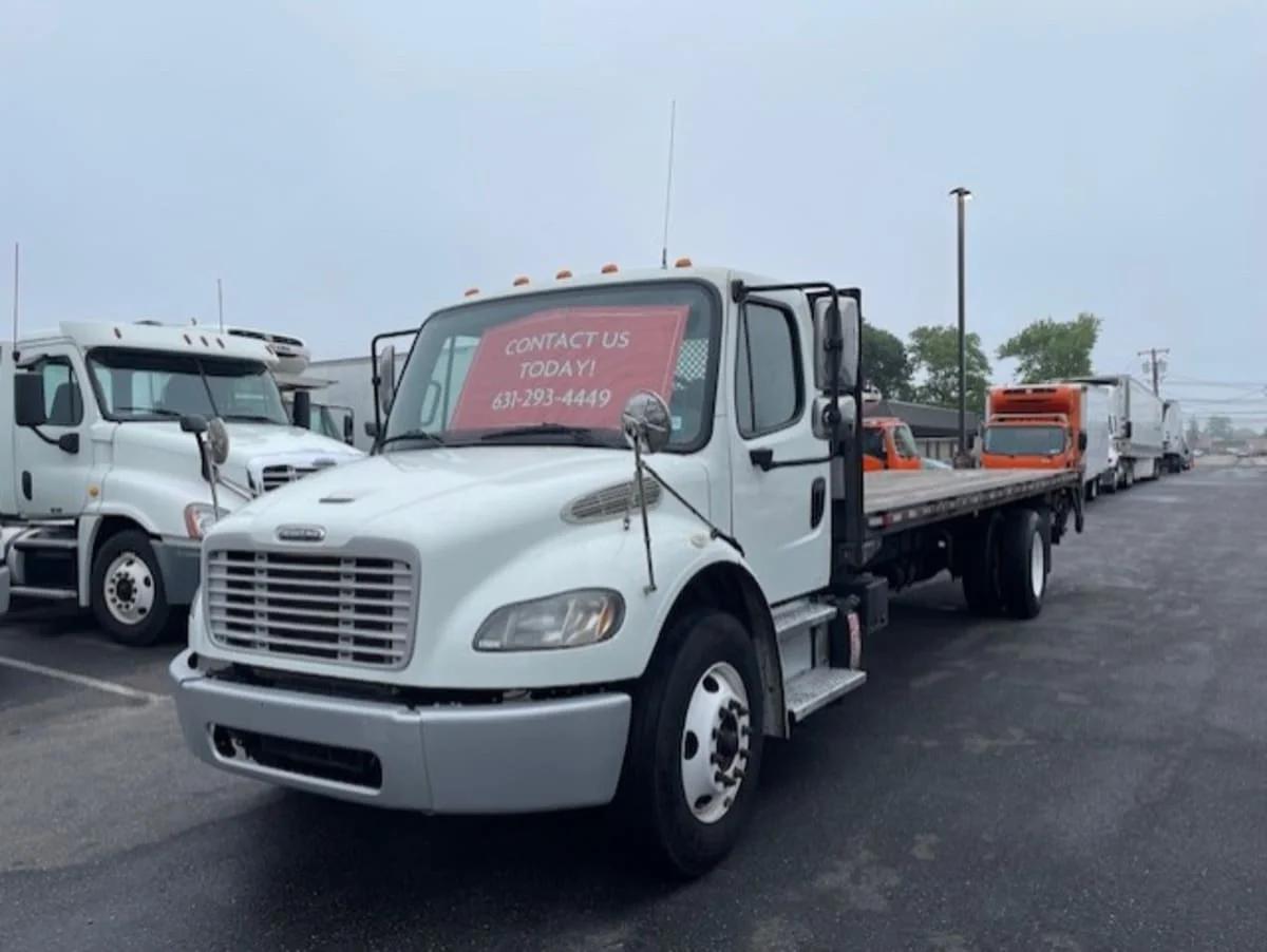 2017 Freightliner M2 106