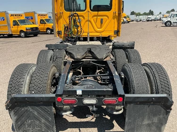 2022 Freightliner Cascadia in Denver, CO — photo 6