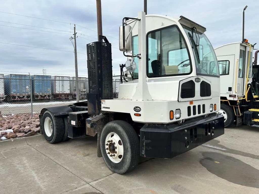 2019 Autocar in Council Bluffs, IA — photo 2
