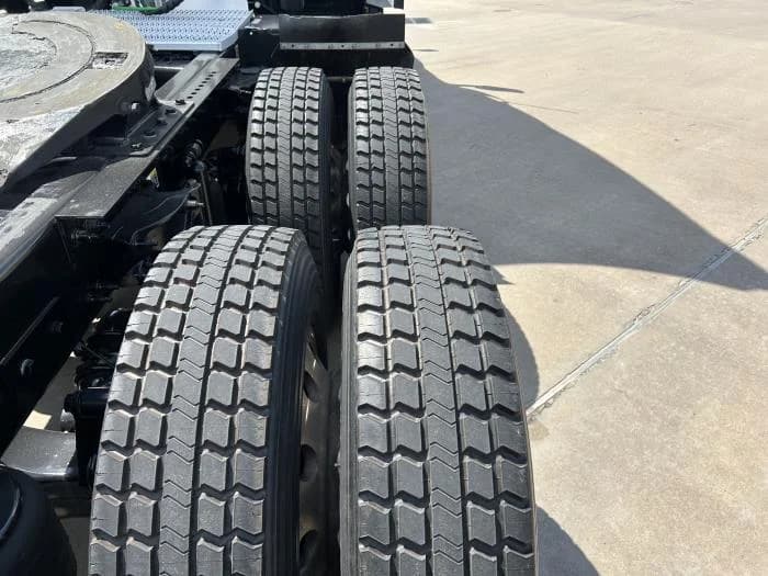 2022 Peterbilt 579 in Houston, TX — photo 13