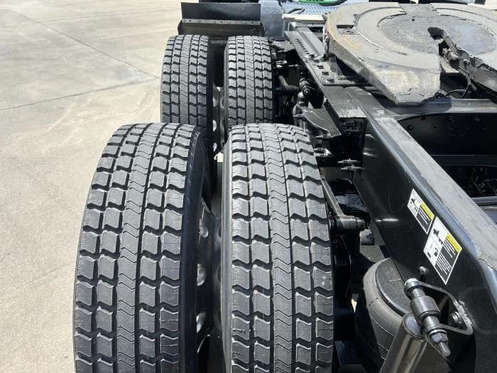 2022 Peterbilt 579 in Houston, TX — photo 14