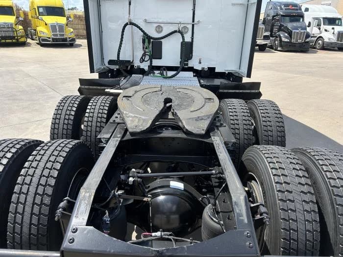 2022 Peterbilt 579 in Houston, TX — photo 15