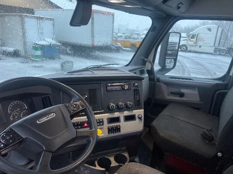 2019 Freightliner Cascadia in Wabash, IN — photo 10