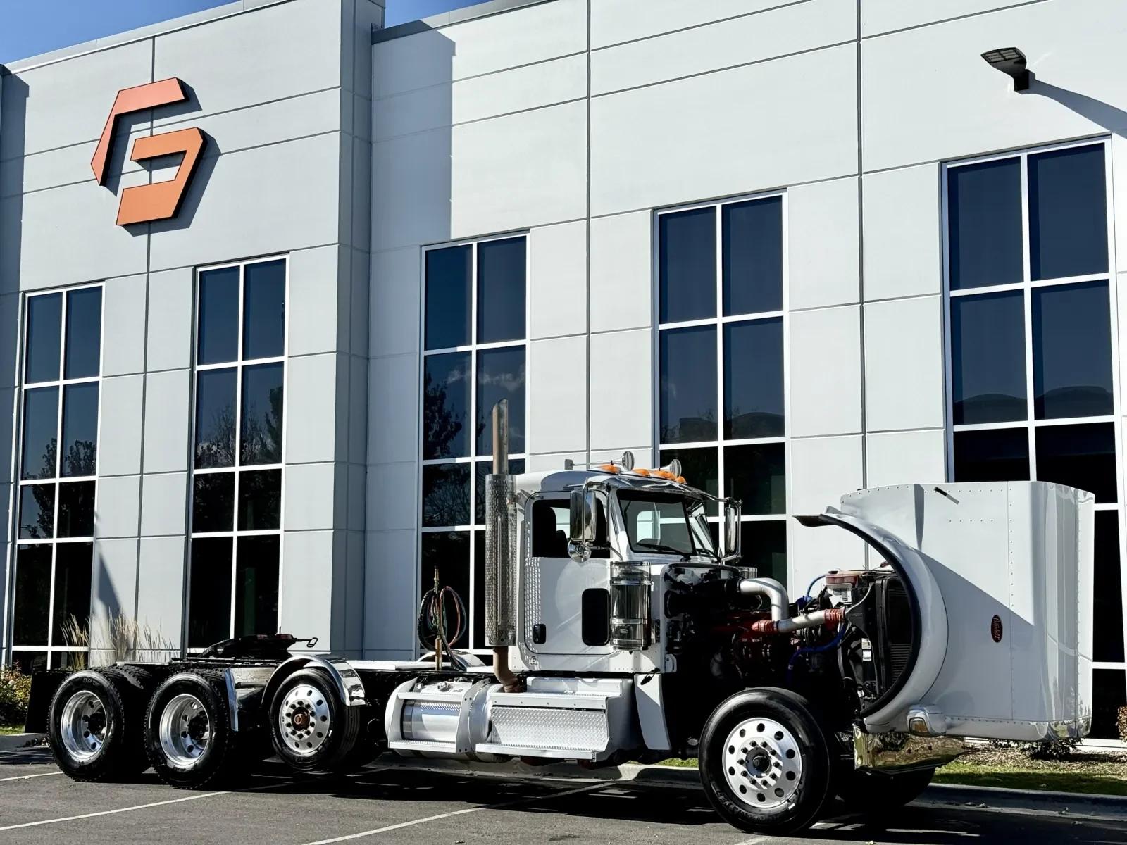 2020 Peterbilt 389 in New Lenox, IL — photo 9