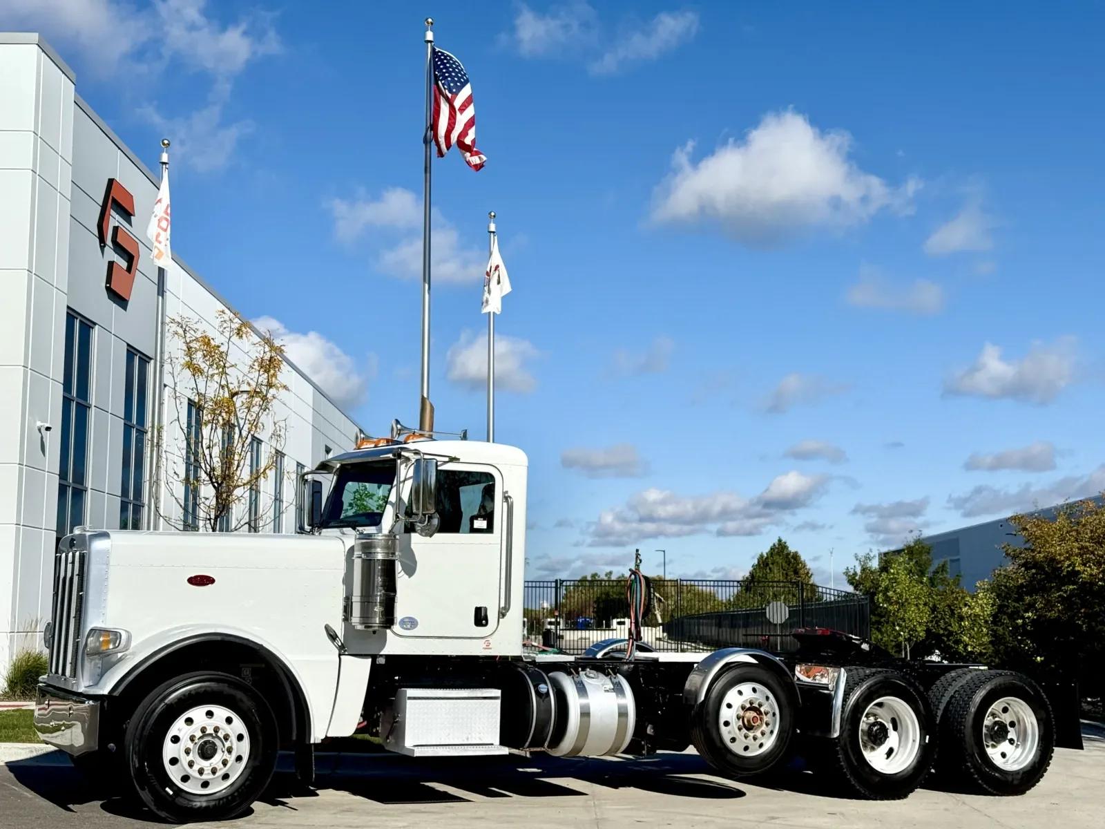 2020 Peterbilt 389