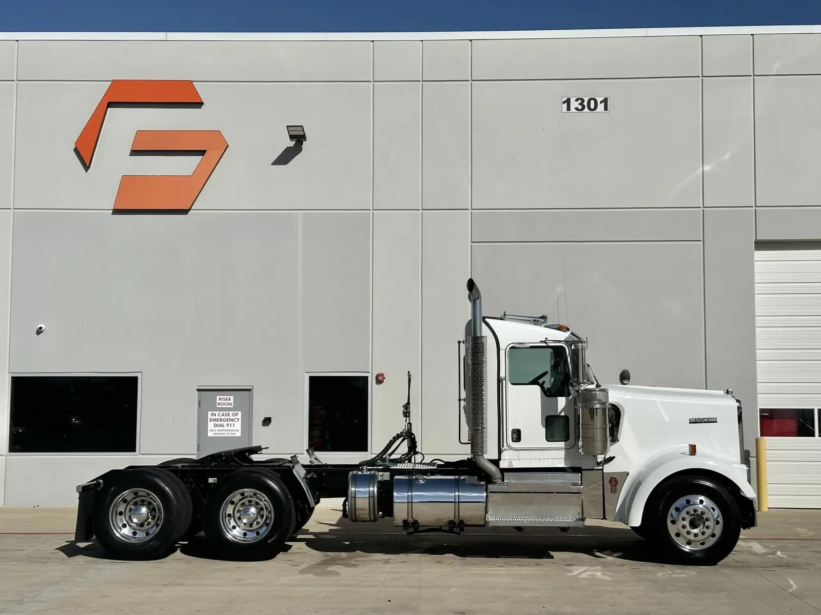 2019 Kenworth W900 in Hutchins, TX — photo 3