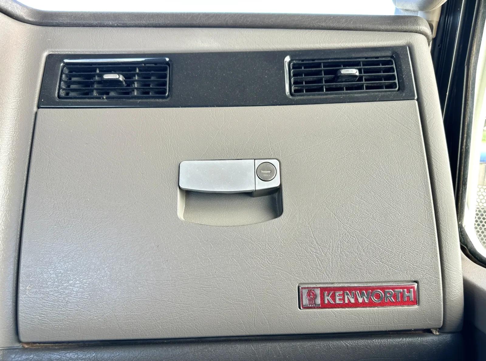 2019 Kenworth W900 in Hutchins, TX — photo 19