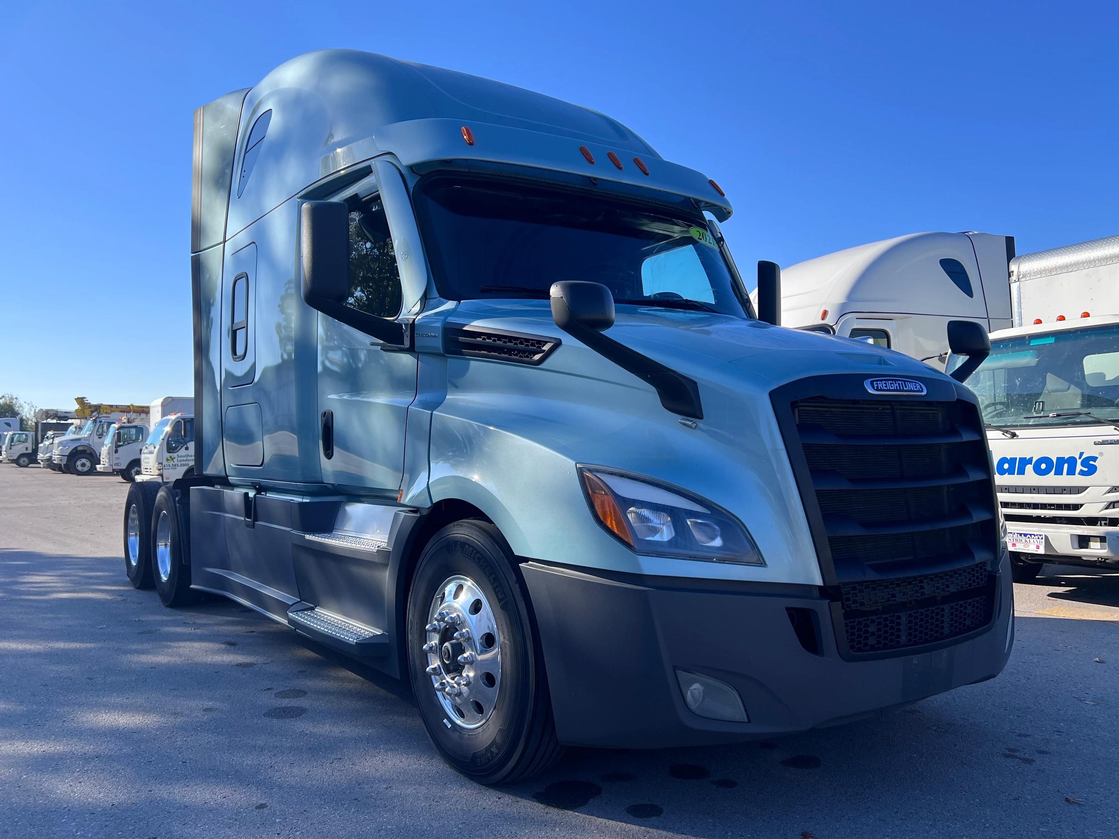 2021 Freightliner Cascadia in Nashville Isuzu, TN — photo 8