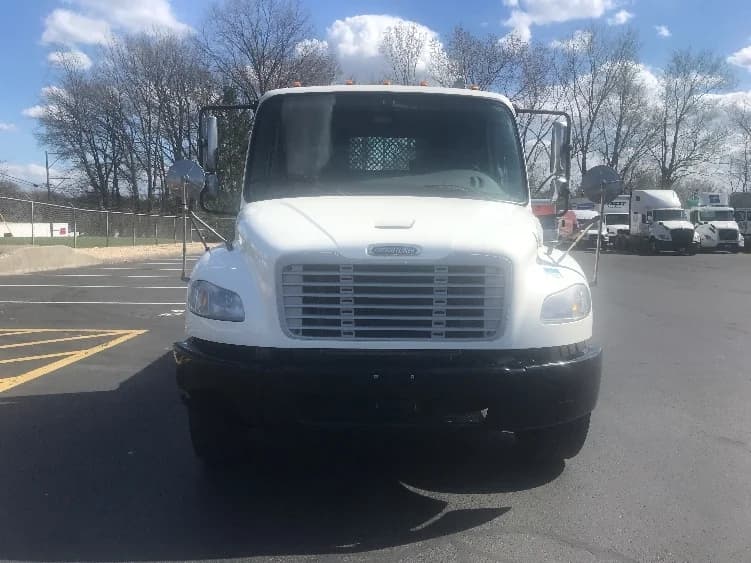 2022 Freightliner M2 106 in Bensalem, PA — photo 2
