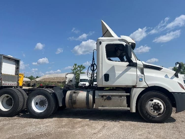 2020 Freightliner Cascadia in Middlefield, OH — photo 8