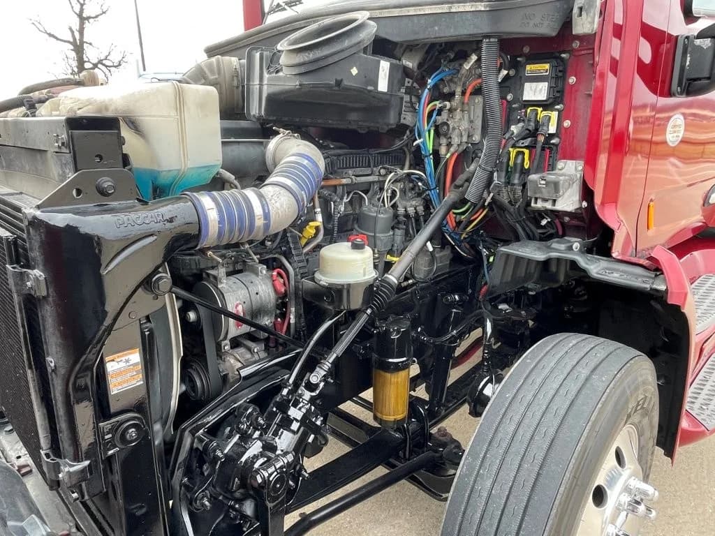 2020 Peterbilt 579 in Springfield, MO — photo 9