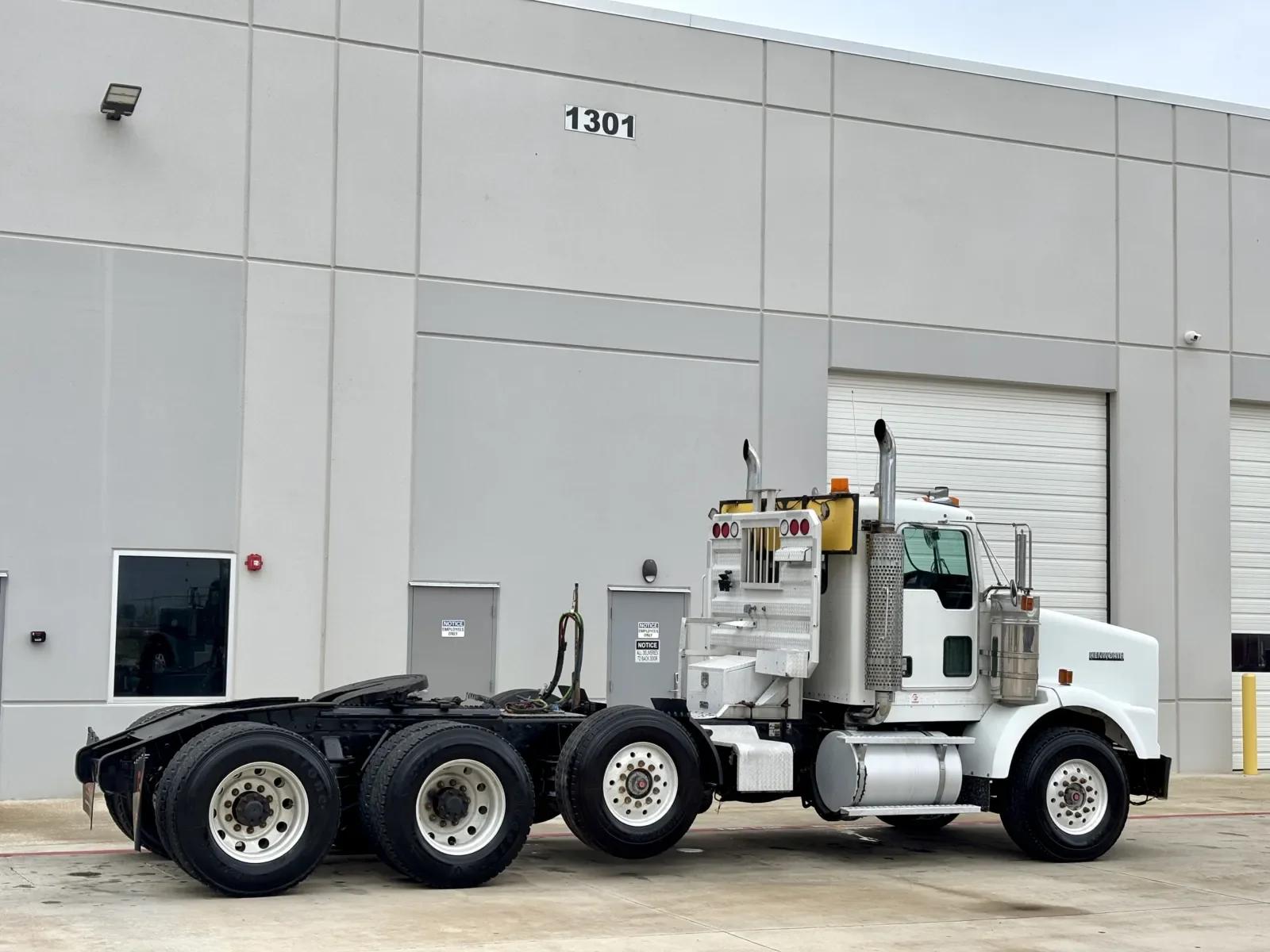 2005 Kenworth T800 in Hutchins, TX — photo 5