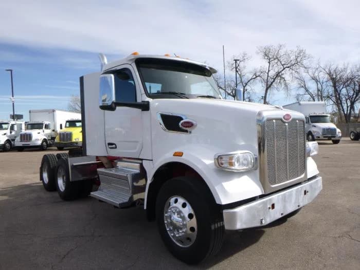 2023 Peterbilt 567 — photo 8