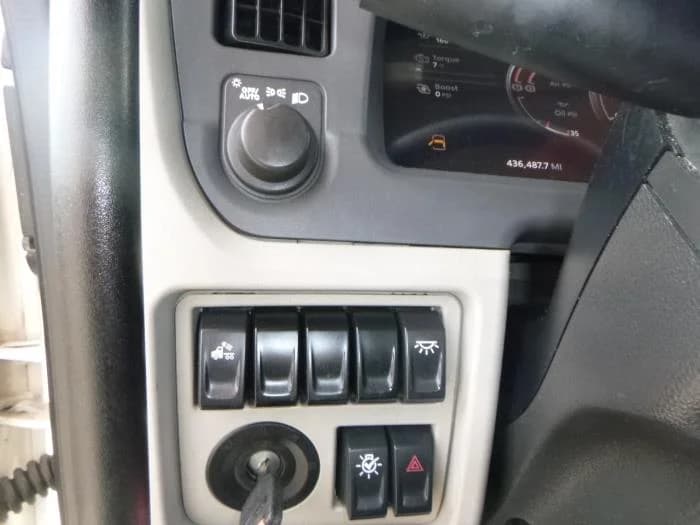 2023 Peterbilt 567 — photo 21