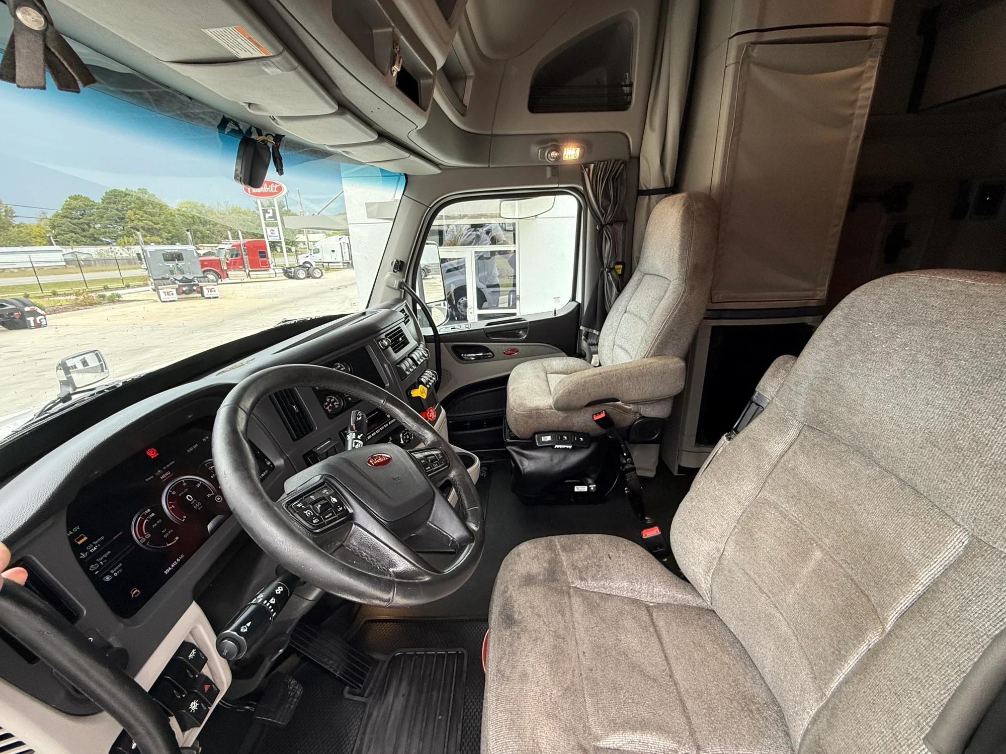 2023 Peterbilt 579 in Cincinnati, OH — photo 12