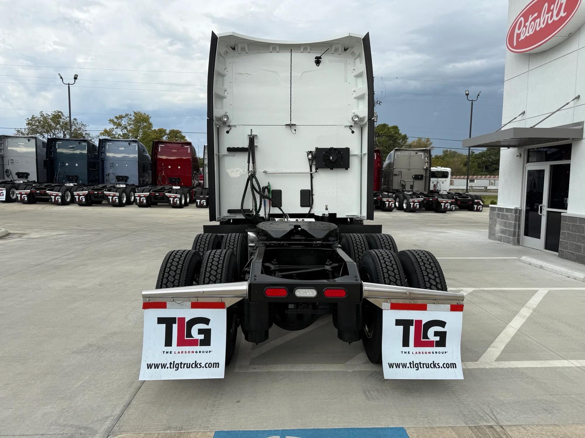 2023 Peterbilt 579 in Cincinnati, OH — photo 4