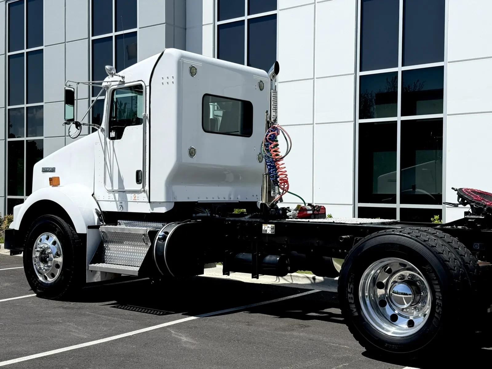 2020 Kenworth T800 in New Lenox, IL — photo 8