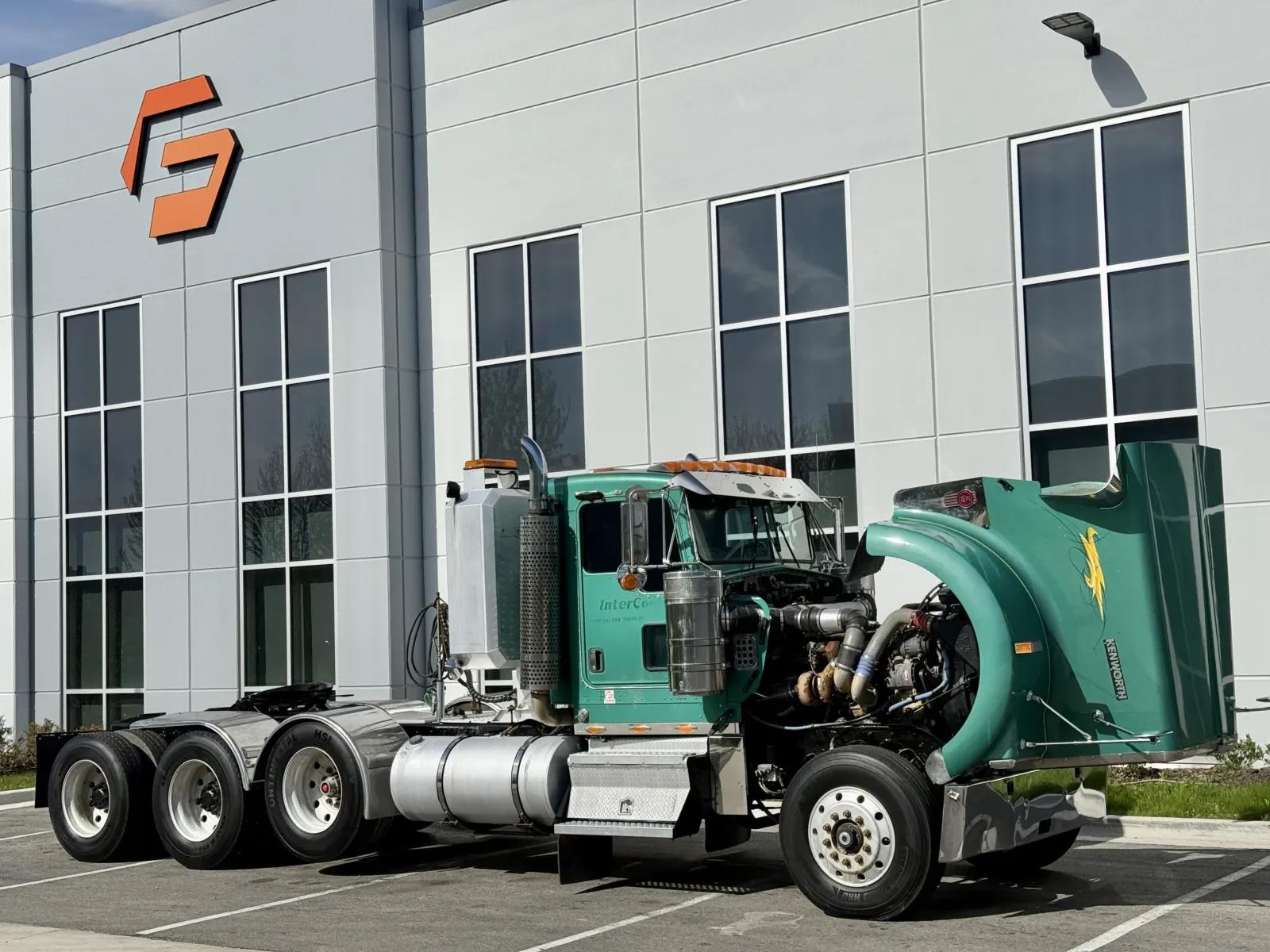 2005 Kenworth W900 in New Lenox, IL — photo 9