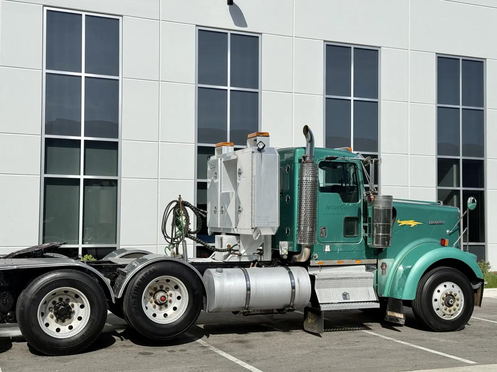 2005 Kenworth W900 in New Lenox, IL — photo 7