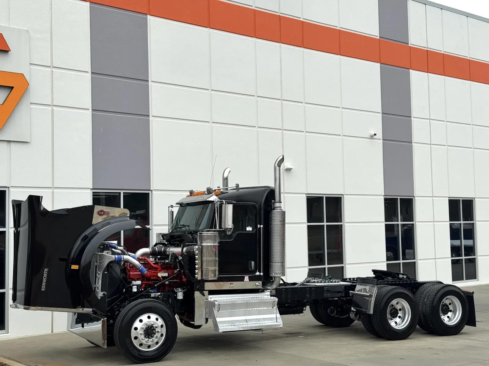 2023 Kenworth W900 in Greer, SC — photo 10