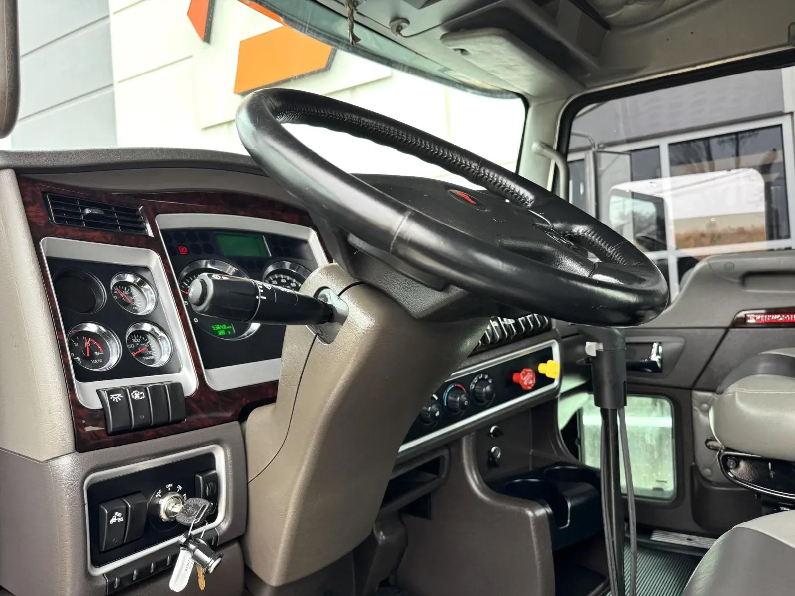 2023 Kenworth W900 in Greer, SC — photo 15