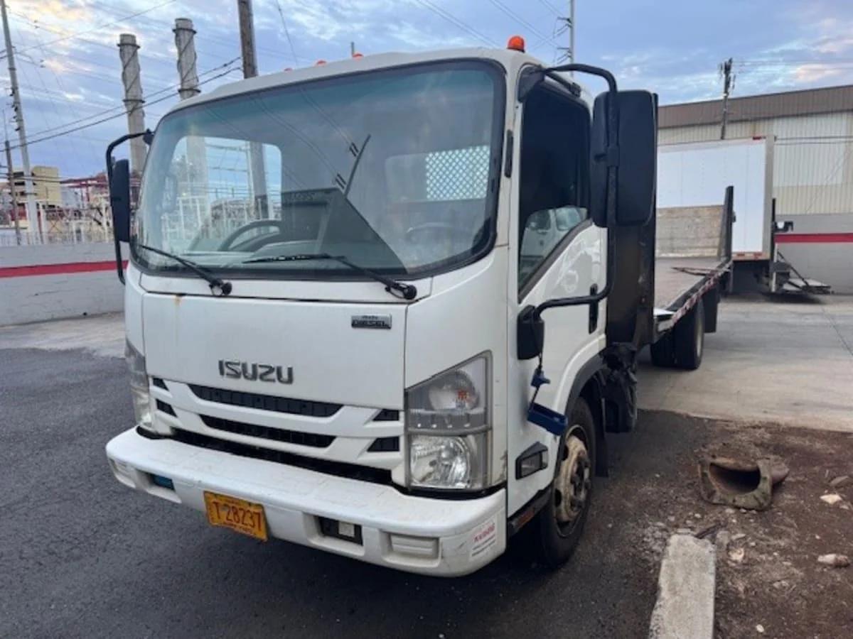 2020 Isuzu NQR in Kapolei, HI — photo 2