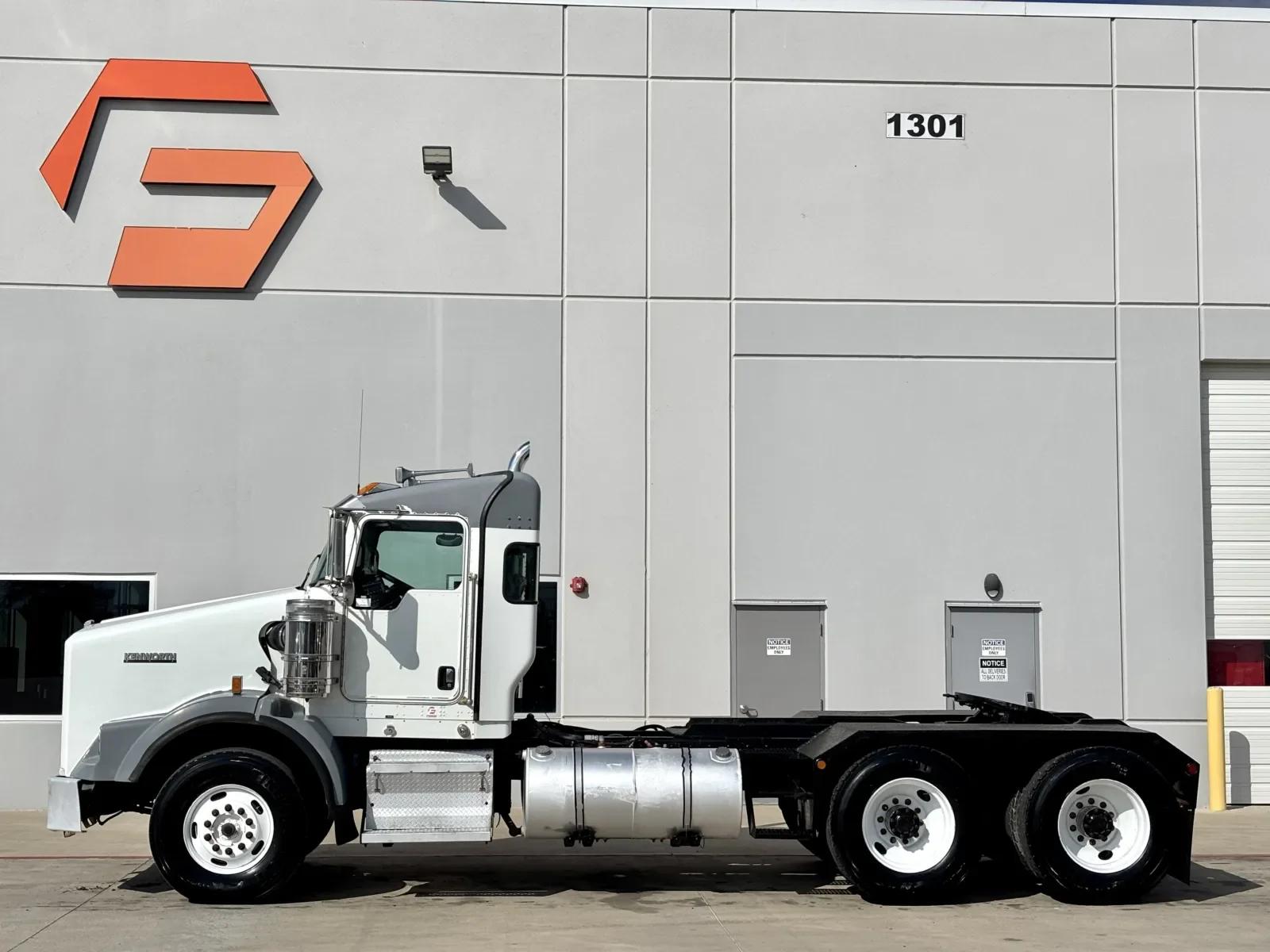 2013 Kenworth T800 in Hutchins, TX — photo 4