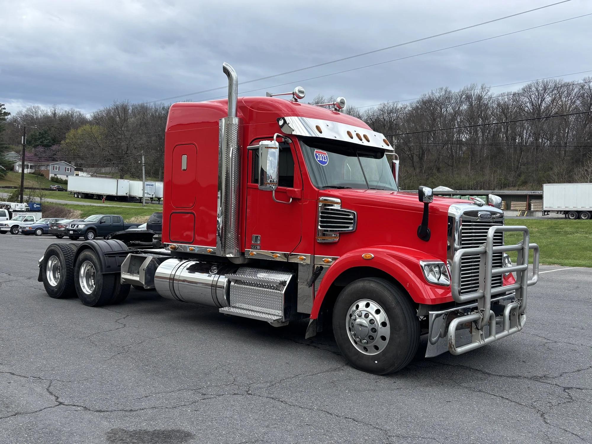 2023 Freightliner 122SD — photo 6