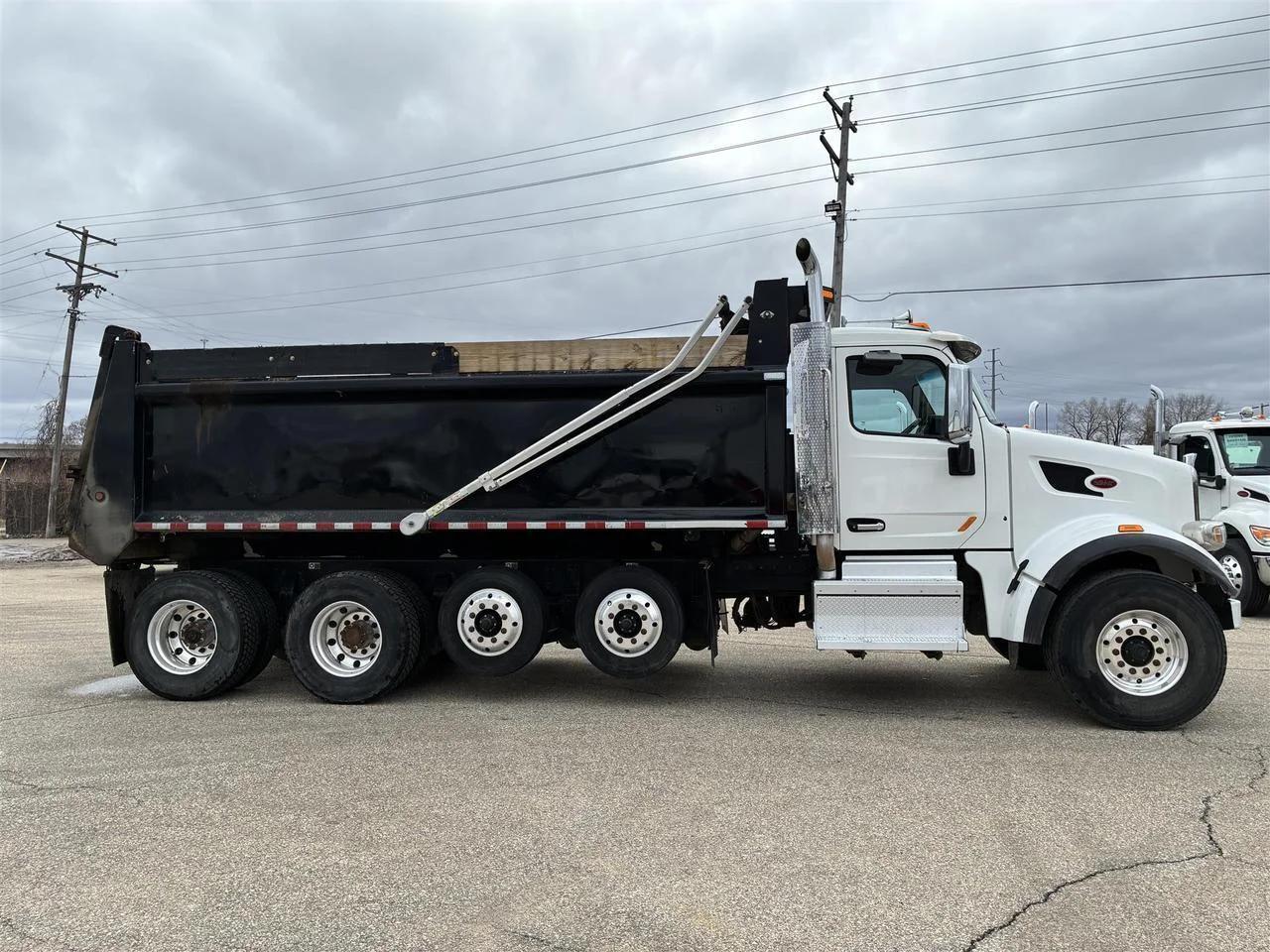 2022 Peterbilt 567 in South St. Paul, MN — photo 4