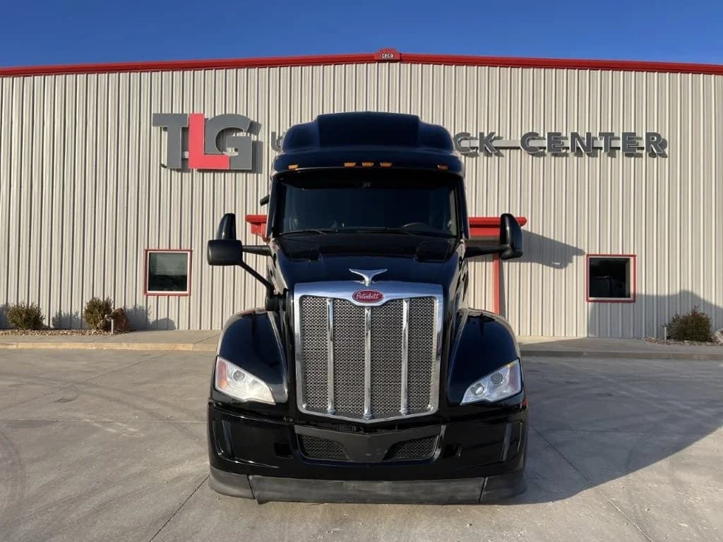 2022 Peterbilt 579 in Springfield, MO — photo 6