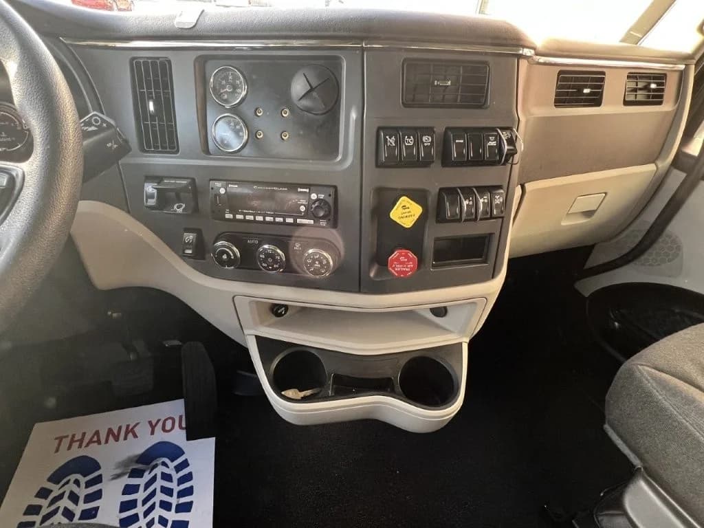 2022 Peterbilt 579 in Springfield, MO — photo 10
