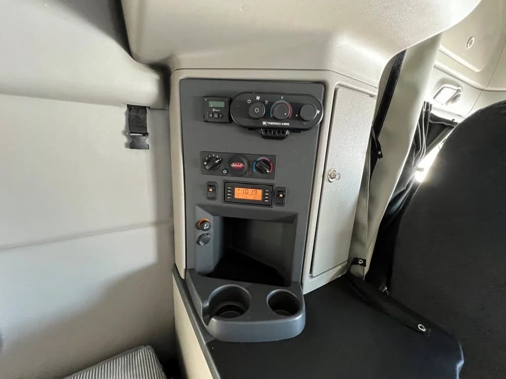 2022 Peterbilt 579 in Springfield, MO — photo 16