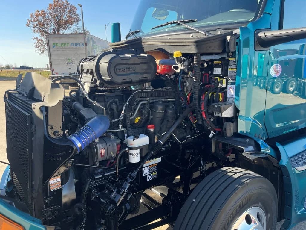 2023 Peterbilt 579 in Evansville, IN — photo 10