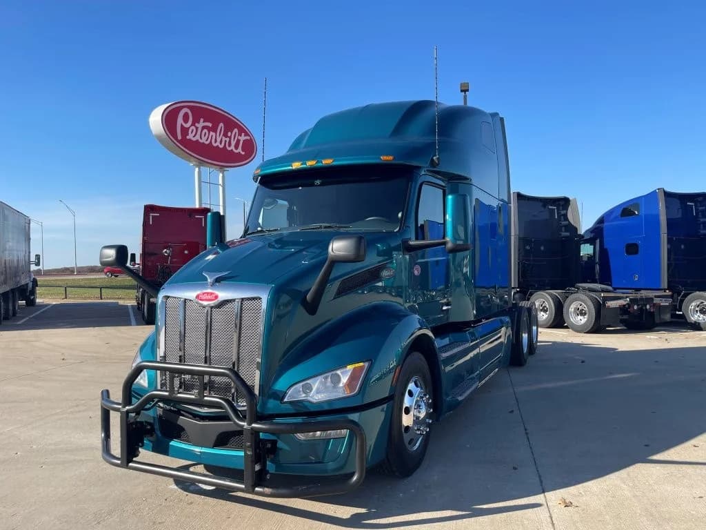 2023 Peterbilt 579 in Evansville, IN