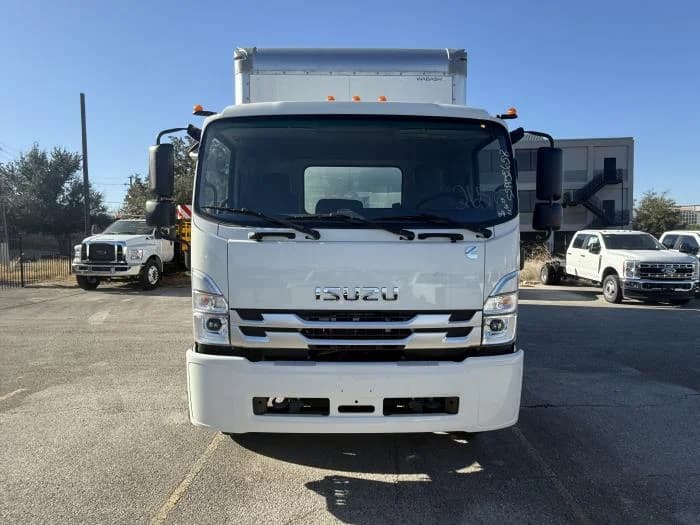2025 Isuzu FTR in Dallas, TX — photo 8