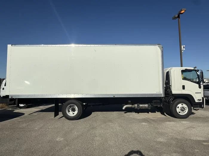 2025 Isuzu FTR in Dallas, TX — photo 6