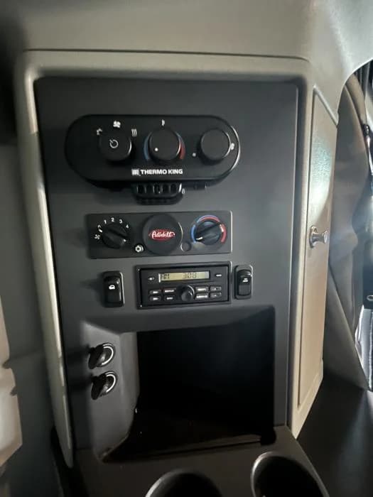 2022 Peterbilt 579 in Kansas City, MO — photo 18