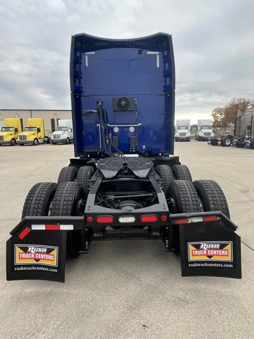 2022 Peterbilt 579 in Kansas City, MO — photo 7