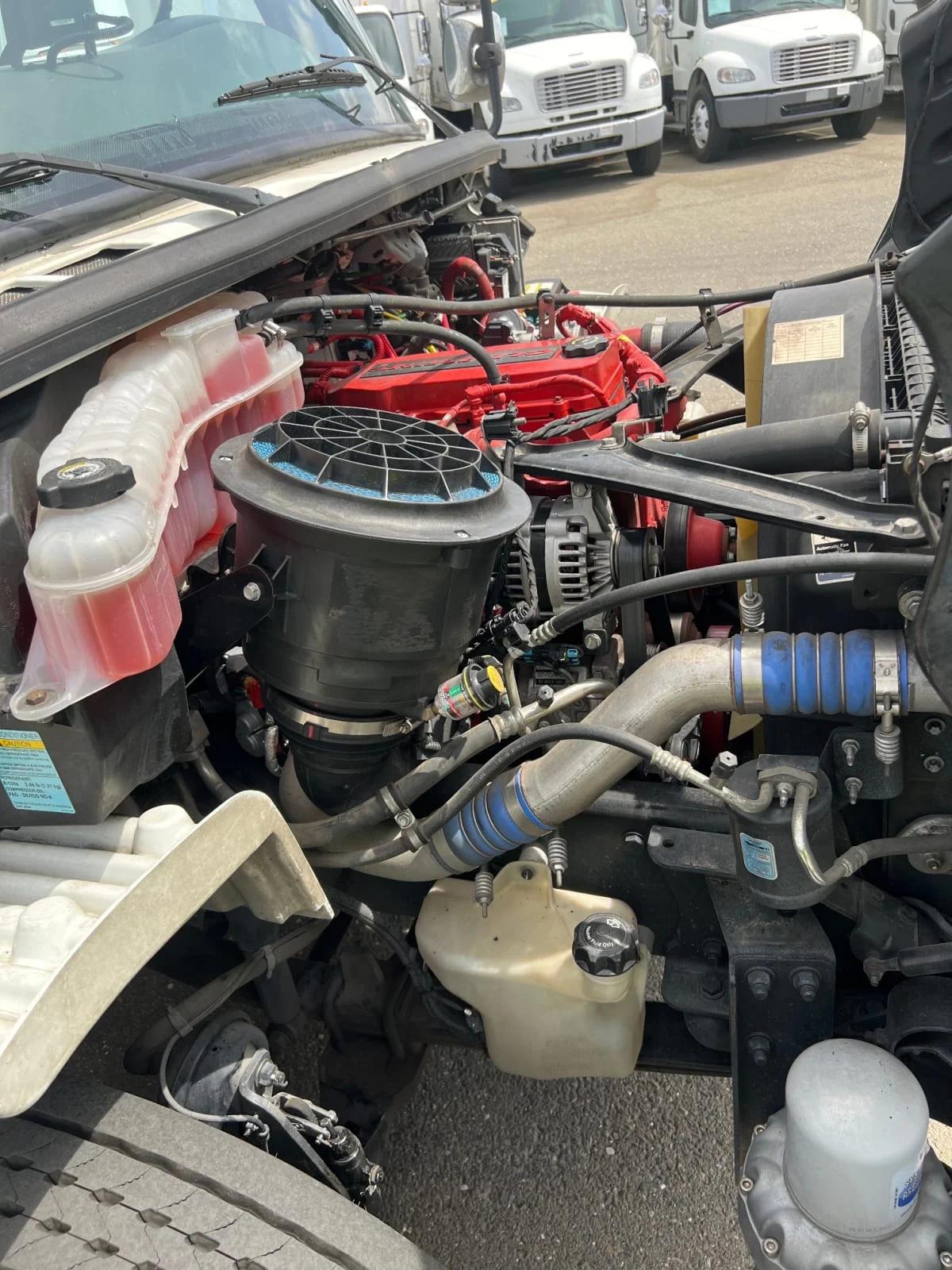 2019 Freightliner M2 106 in Fontana, CA — photo 11