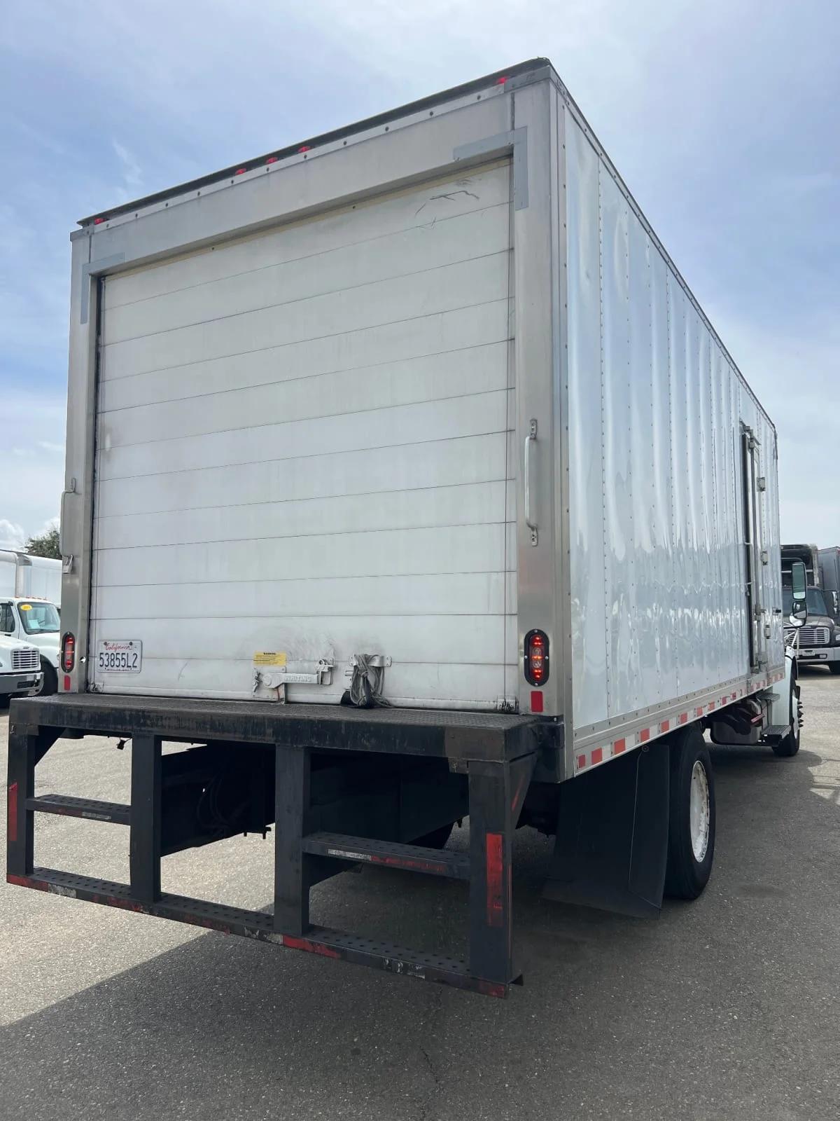 2019 Freightliner M2 106 in Fontana, CA — photo 4