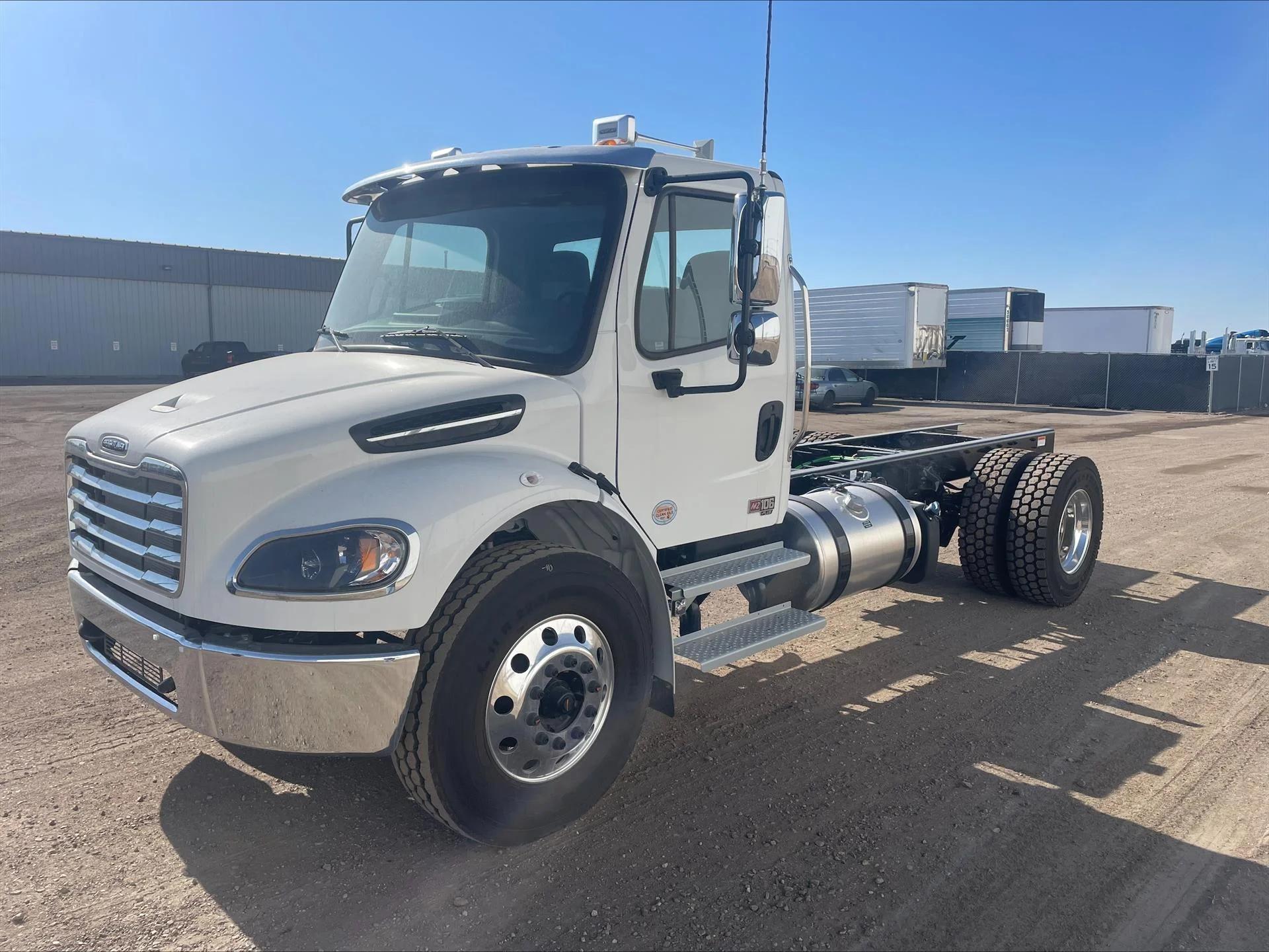 2026 Freightliner M2 106 in Sioux City, IA — photo 3