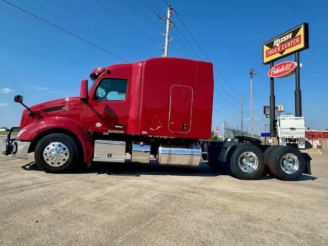 2022 Peterbilt 579 in Tulsa, OK — photo 4