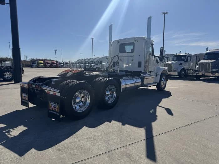 2026 Peterbilt 567 in Houston, TX — photo 11