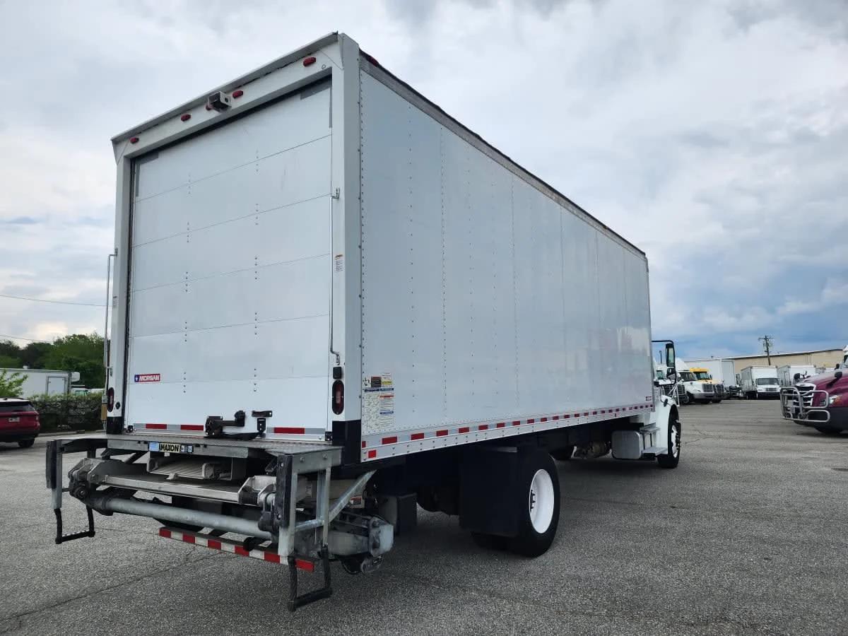 2018 Freightliner M2 106 in Greensboro, NC — photo 4