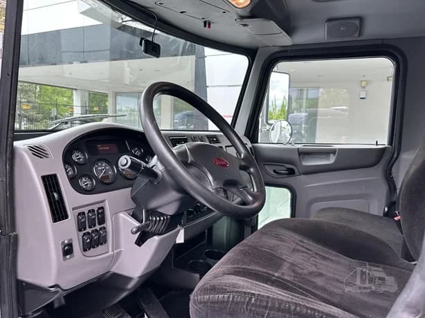 2017 Peterbilt 337 in Portland, OR — photo 18